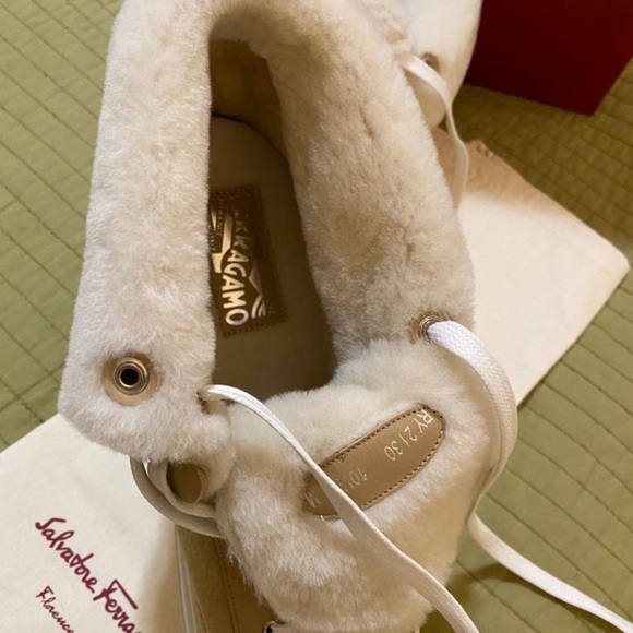 - Ferragamo Nisia Genuine Shearling Lined Sneaker nwt - Picture 6 of 8